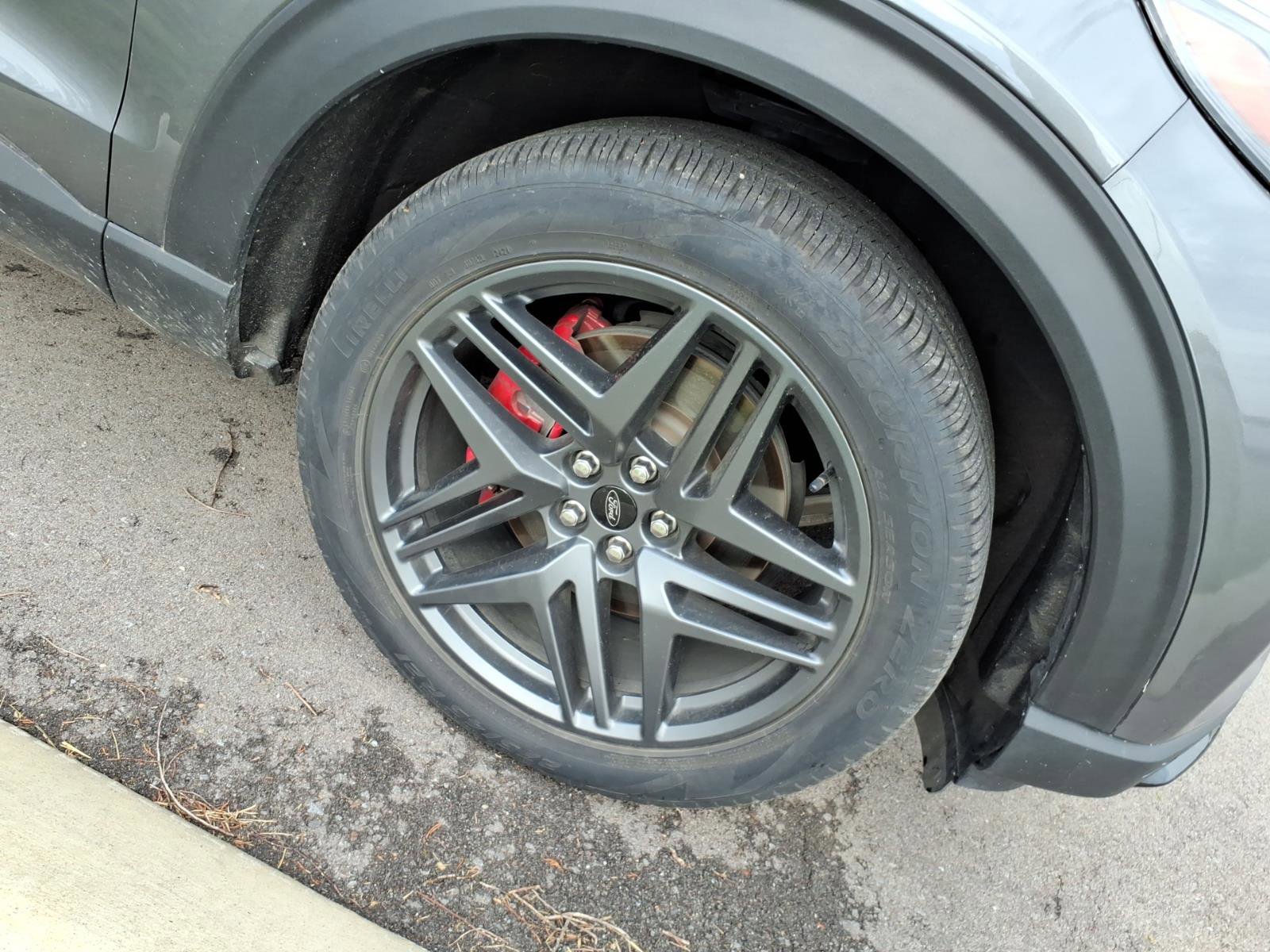 Certified 2025 Ford Explorer ST-Line w/ Premium Package RWD image 8