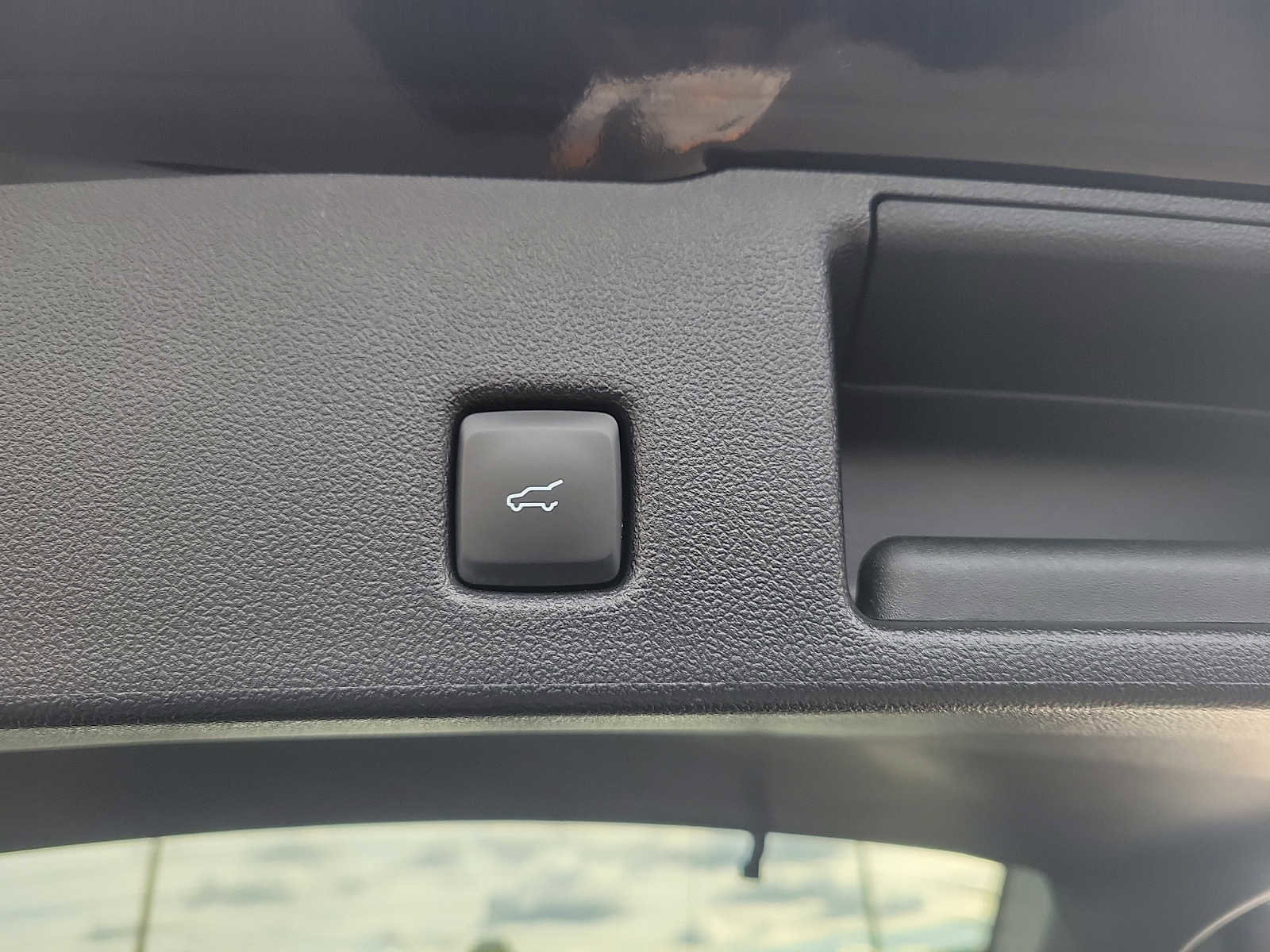 Certified 2022 Ford Escape Titanium w/ Titanium Elite Package image 30