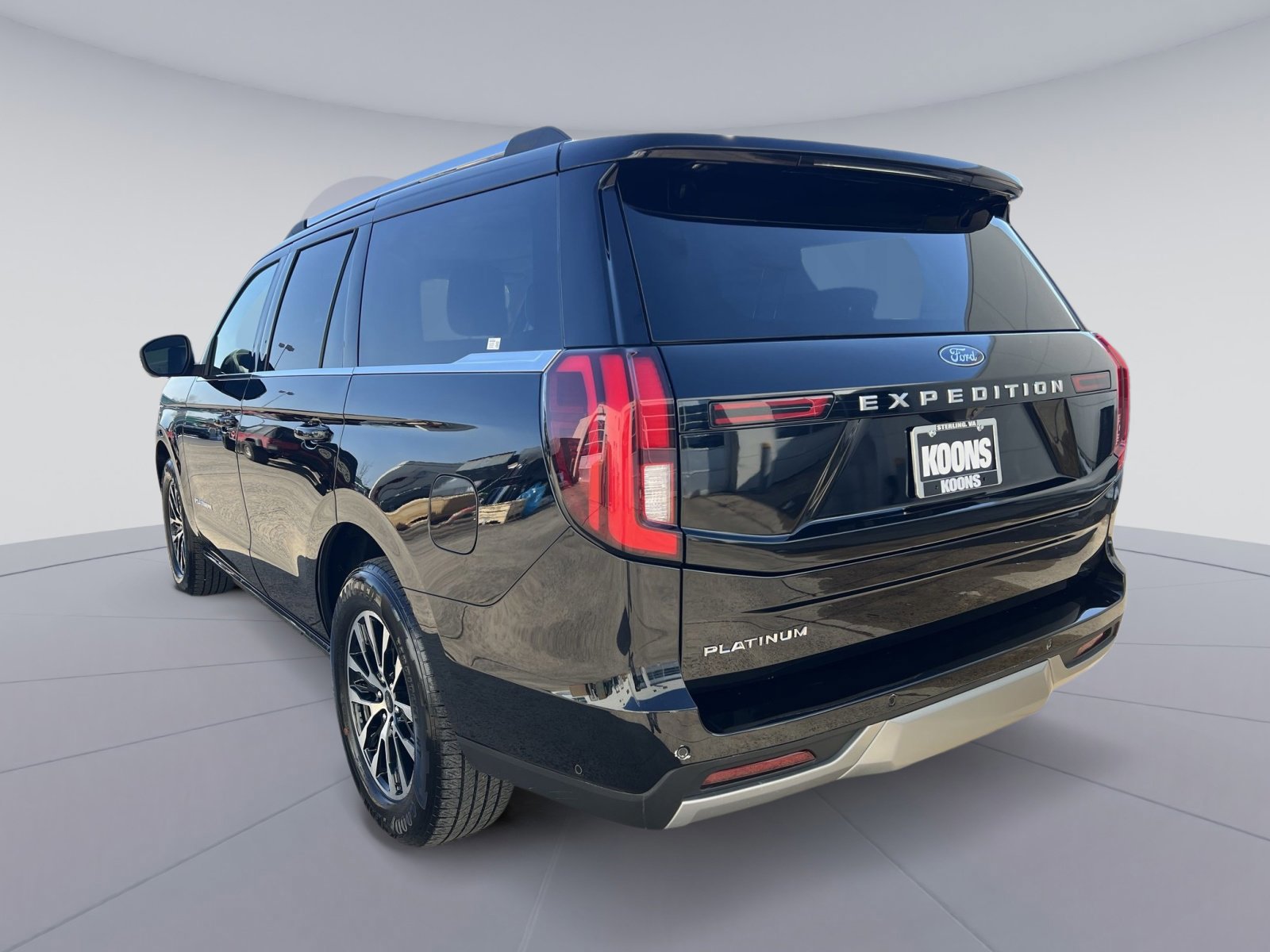 Certified 2025 Ford Expedition Platinum image 3