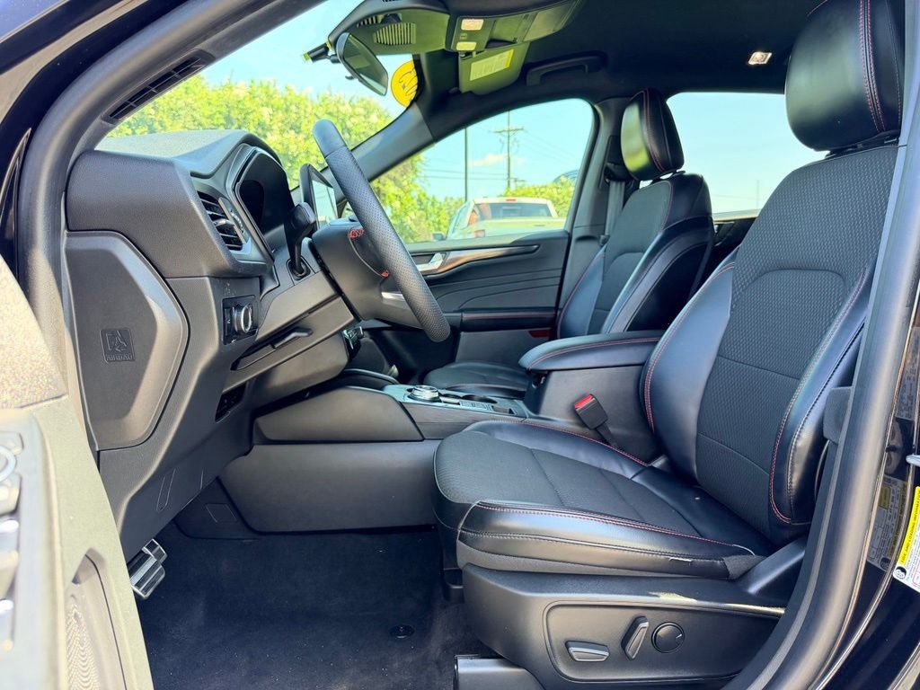 Certified 2023 Ford Escape ST-Line w/ Tech Pack #1 FWD image 25