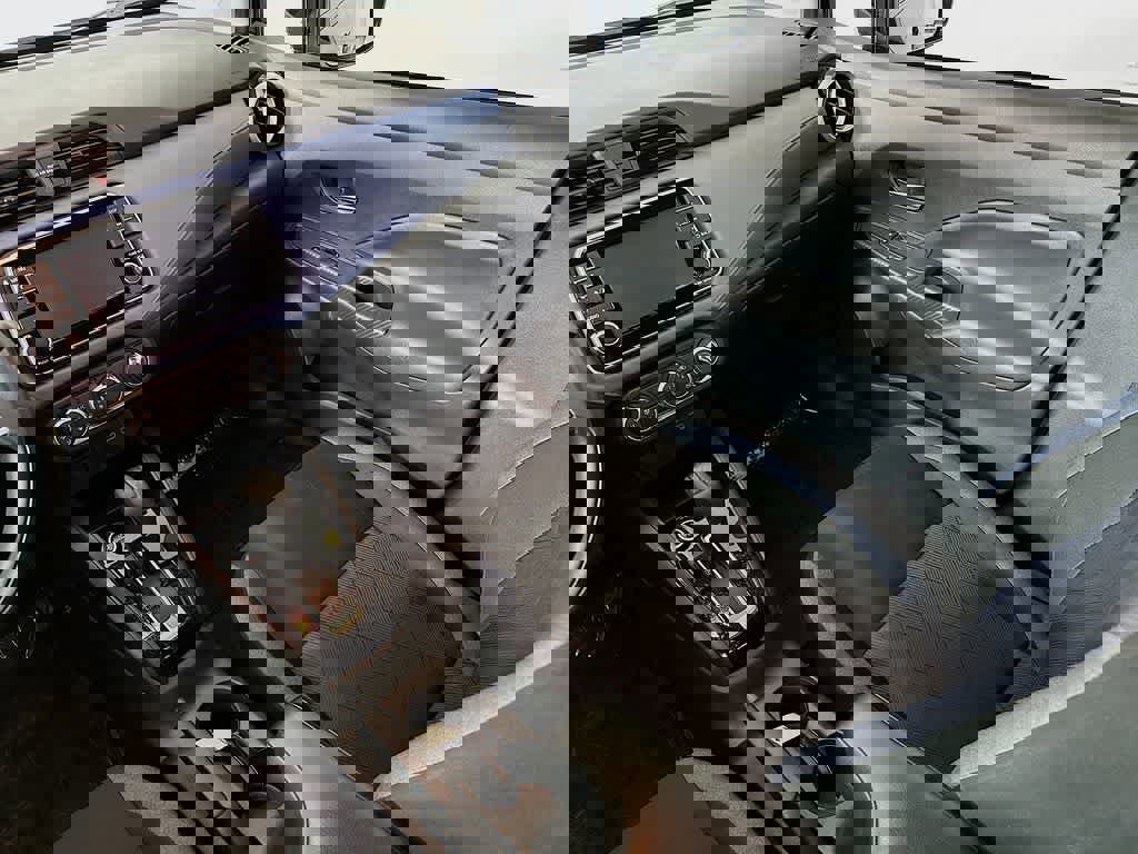 Used 2023 Nissan Versa SV image 11