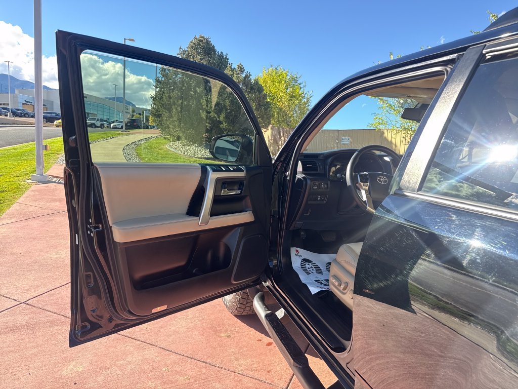 Used 2022 Toyota 4Runner SR5 Premium w/ Moonroof Package AWD/4WD image 12