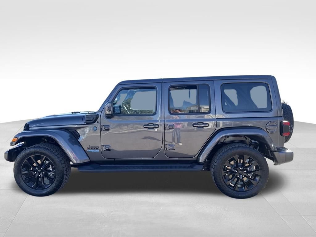 Used 2021 Jeep Wrangler Unlimited Sahara AWD/4WD image 4