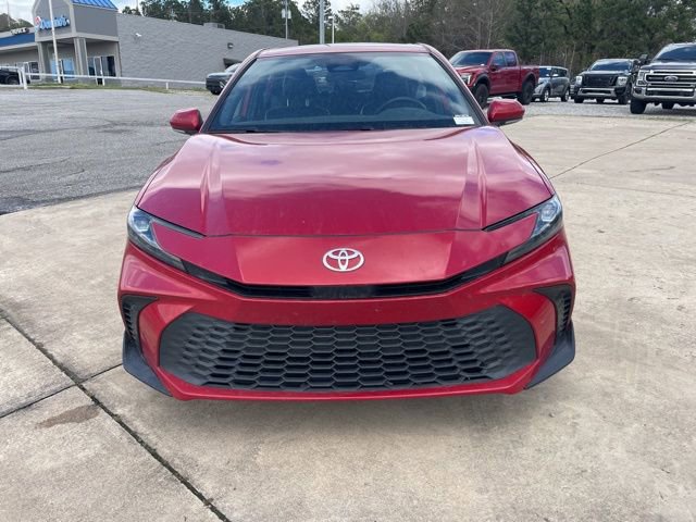 Used 2025 Toyota Camry SE image 6