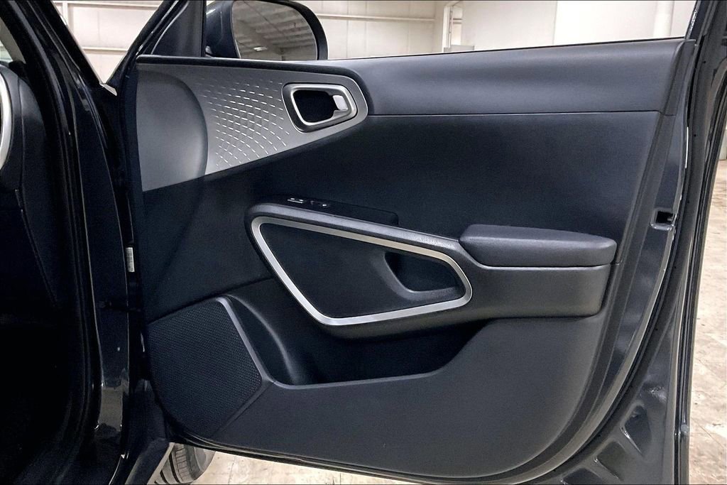 Used 2024 Kia Soul LX w/ LX Technology Package image 22