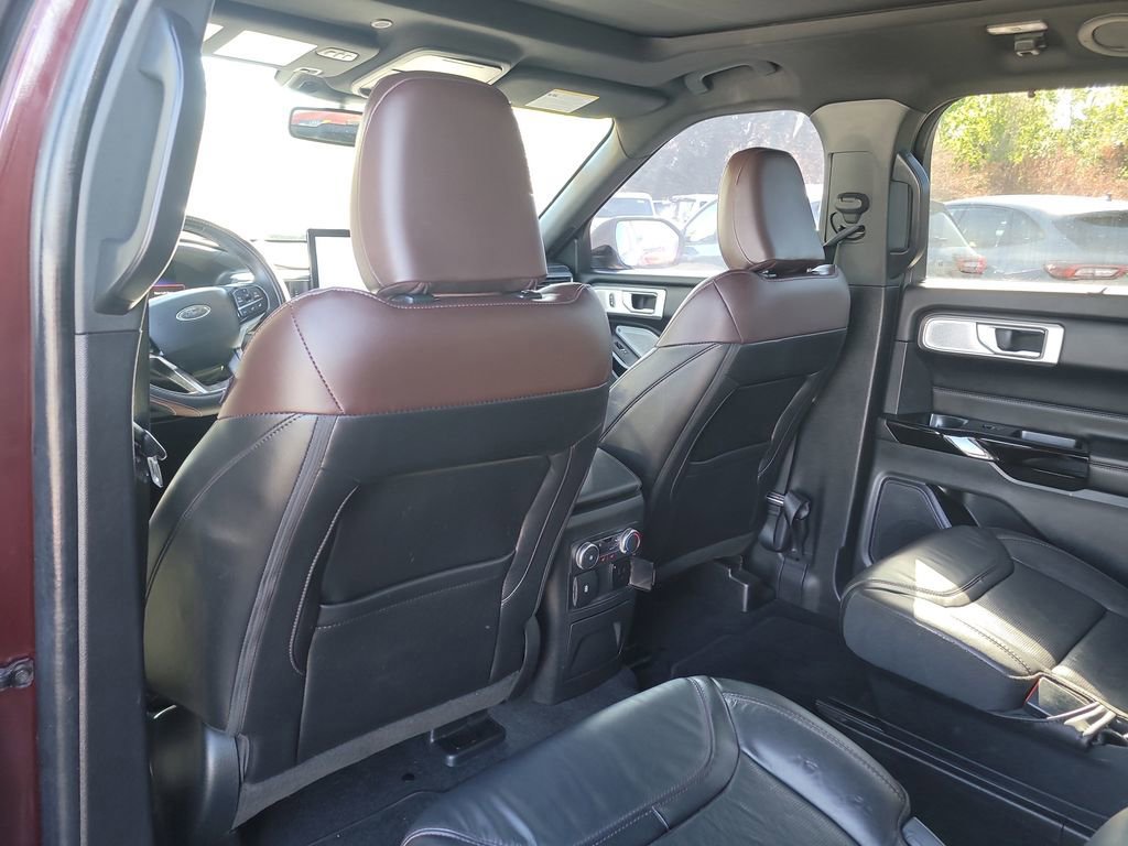 Certified 2022 Ford Explorer Platinum w/ Equipment Group 601A image 12
