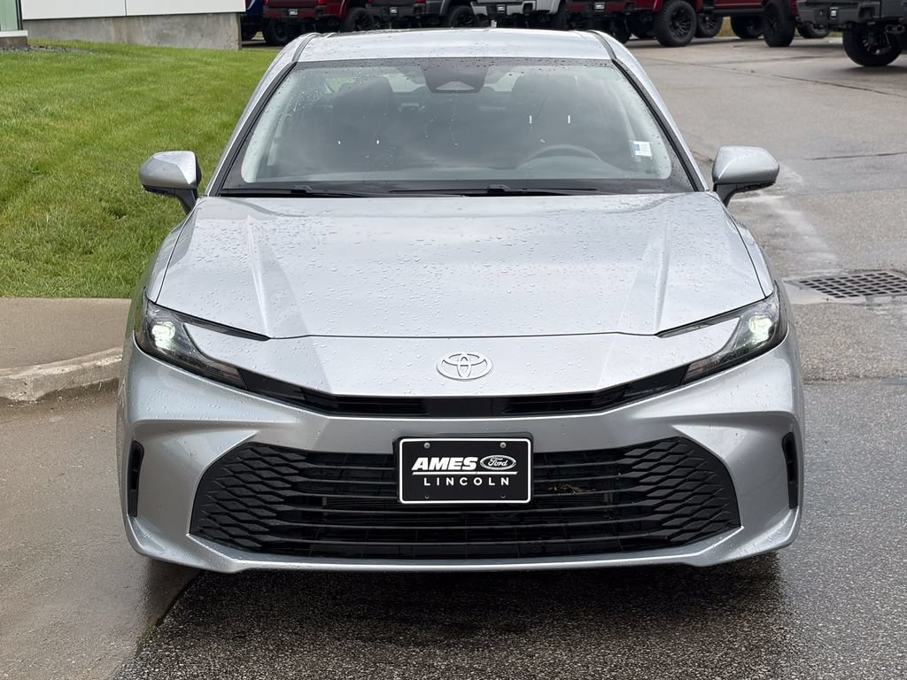 Used 2025 Toyota Camry LE FWD image 8