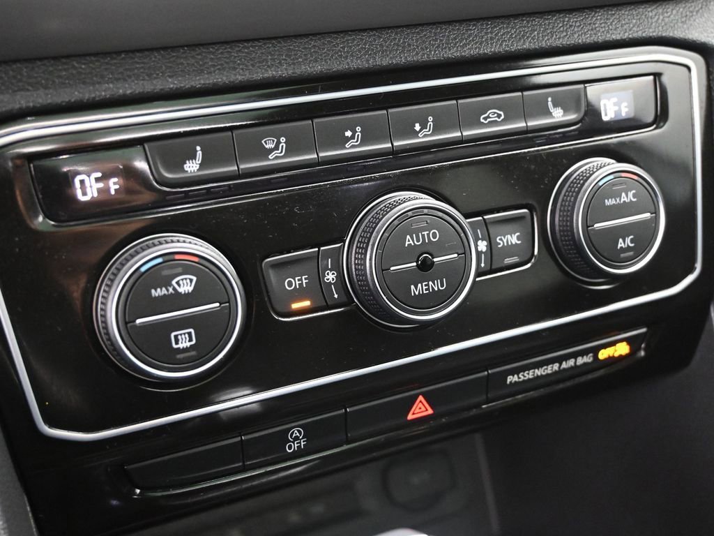 Used 2023 Volkswagen Atlas Cross Sport SE w/ Panoramic Sunroof Package image 44