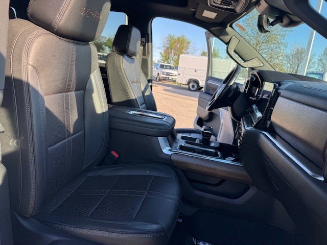 Used 2022 Chevrolet Silverado 1500 High Country w/ High Country Premium Package AWD/4WD image 39