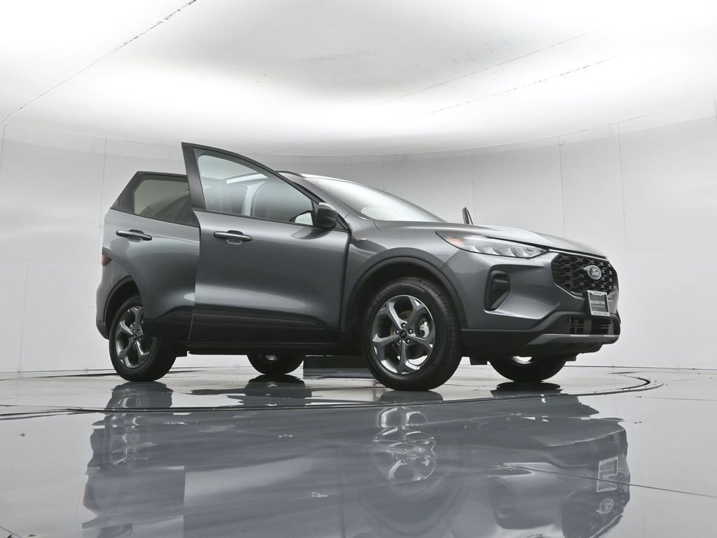 Certified 2025 Ford Escape ST-Line AWD/4WD image 13