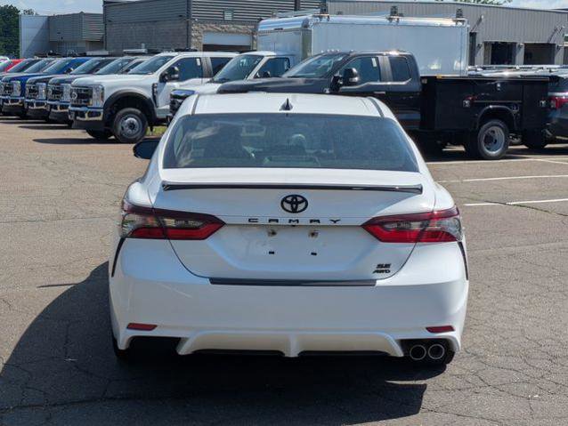 Used 2021 Toyota Camry SE AWD/4WD image 4