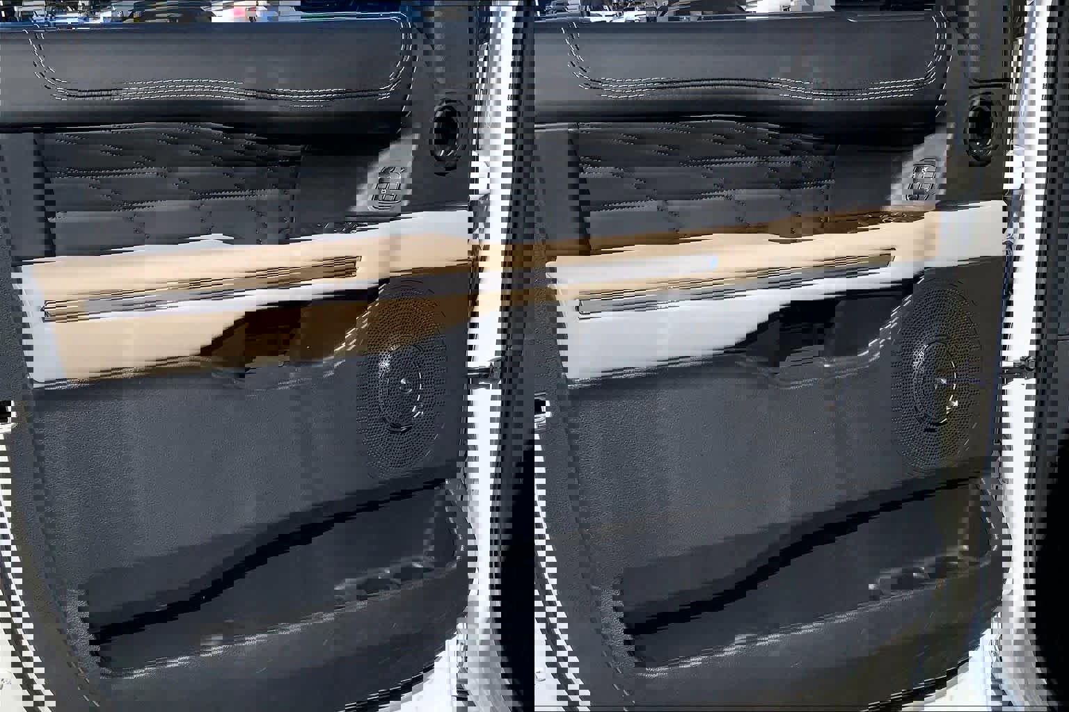 Certified 2024 Ford Expedition Platinum image 21