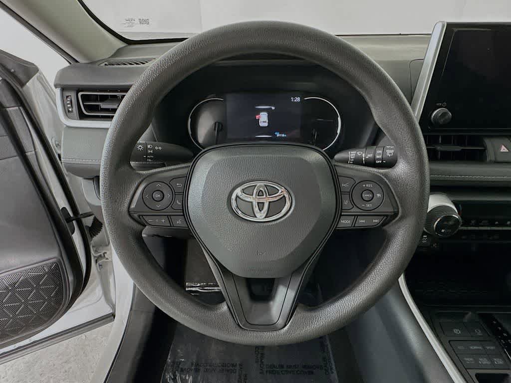 Used 2025 Toyota RAV4 XLE AWD/4WD image 16