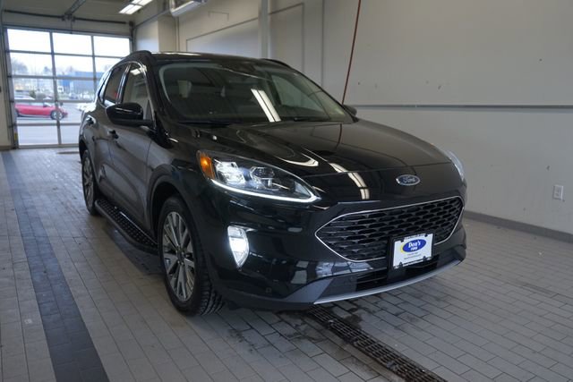 Certified 2022 Ford Escape Titanium w/ Class II Trailer Tow Package AWD/4WD image 18