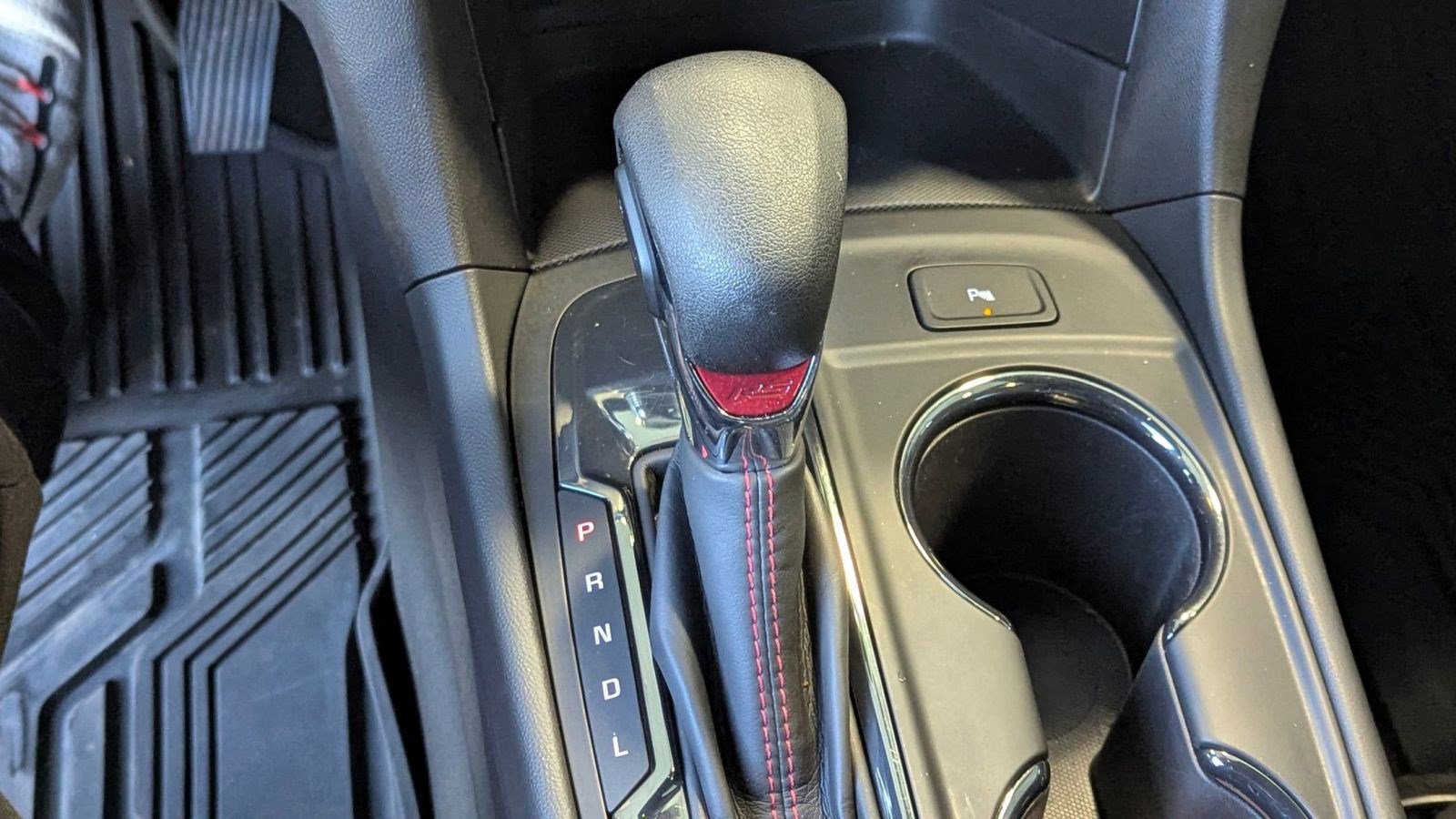 Used 2023 Chevrolet Equinox RS w/ RS Leather Package image 16