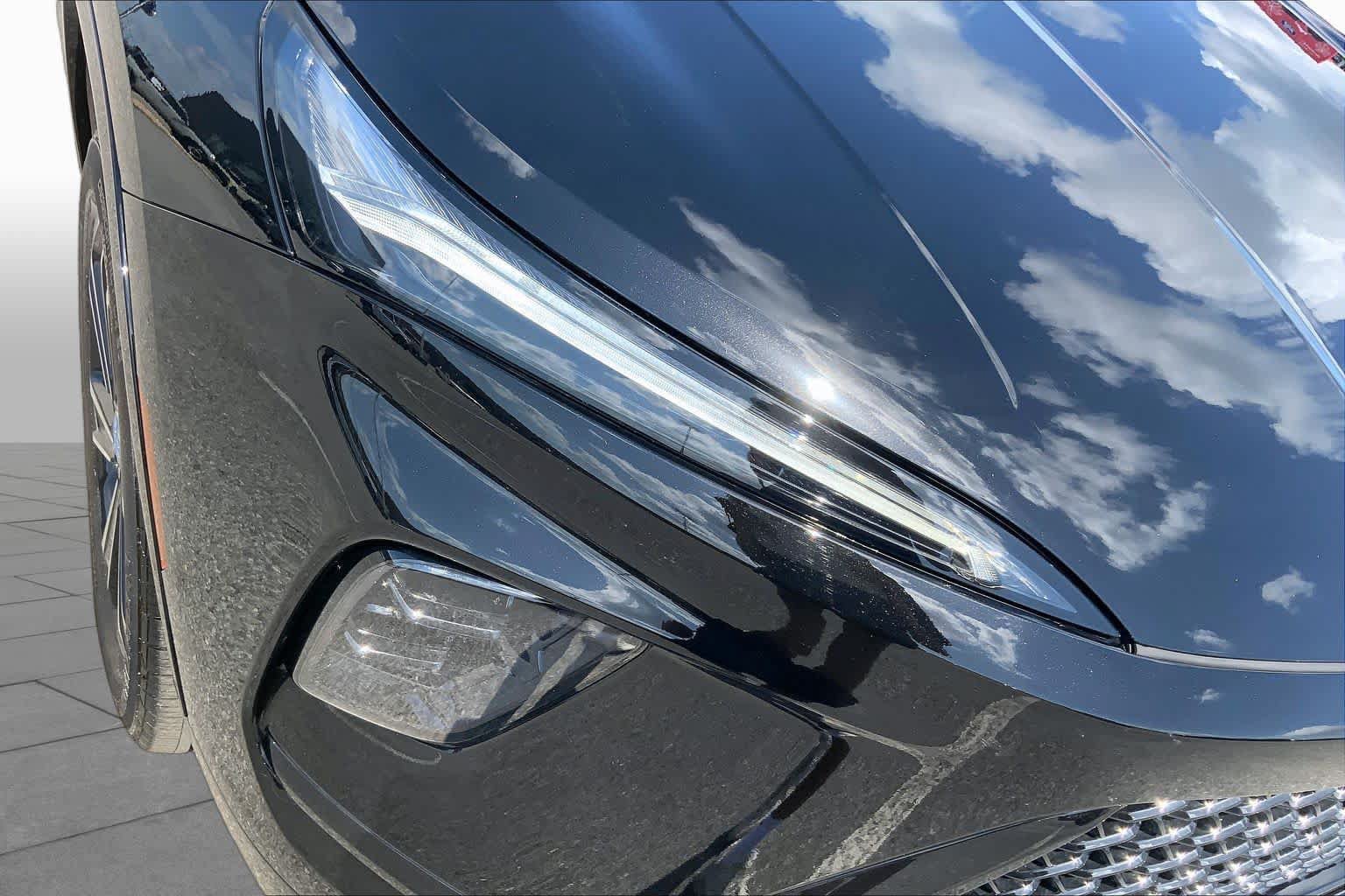 Used 2025 Buick Enclave Sport Touring w/ Power Package FWD image 28