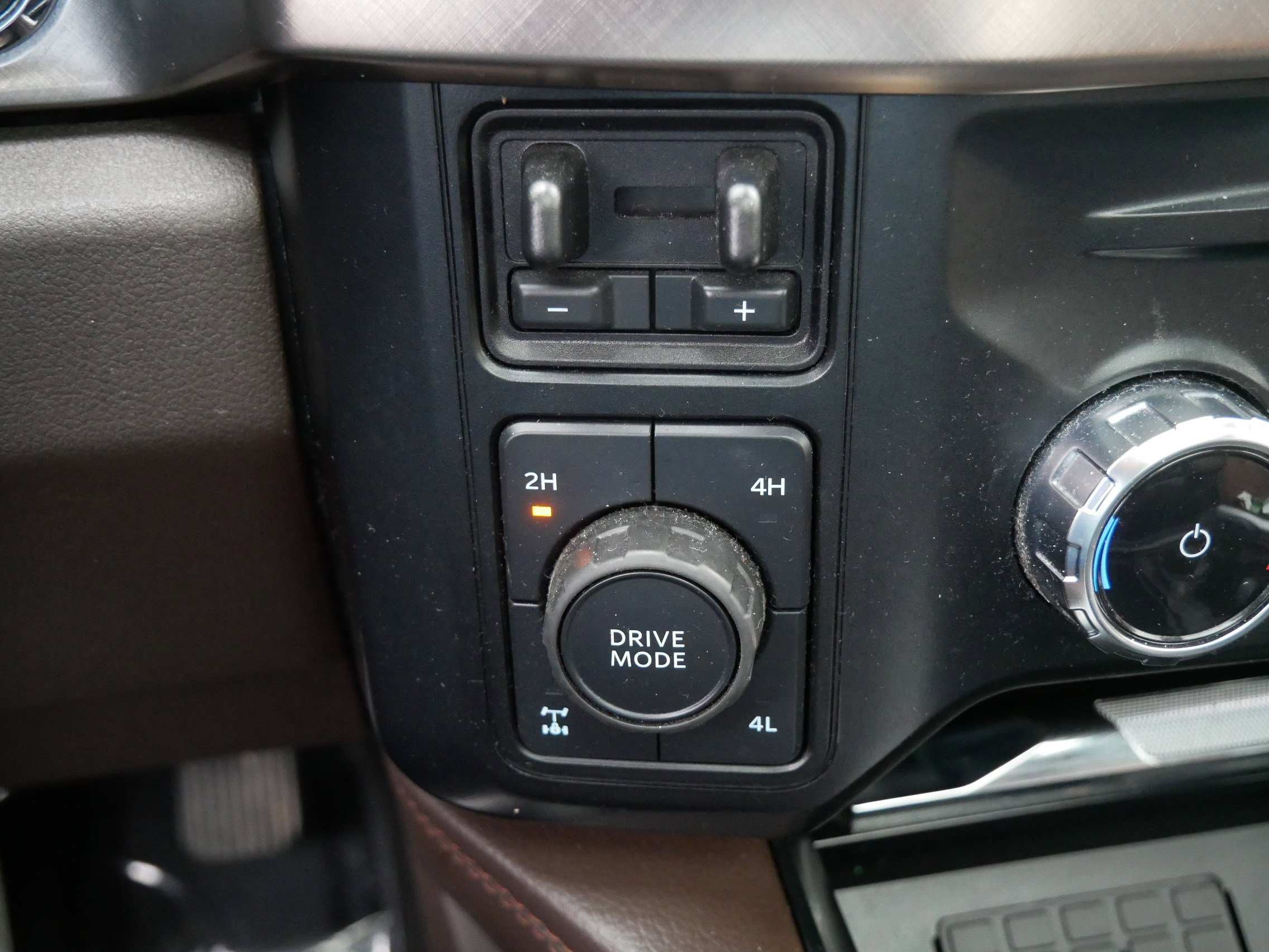 Certified 2024 Ford F350 King Ranch image 30