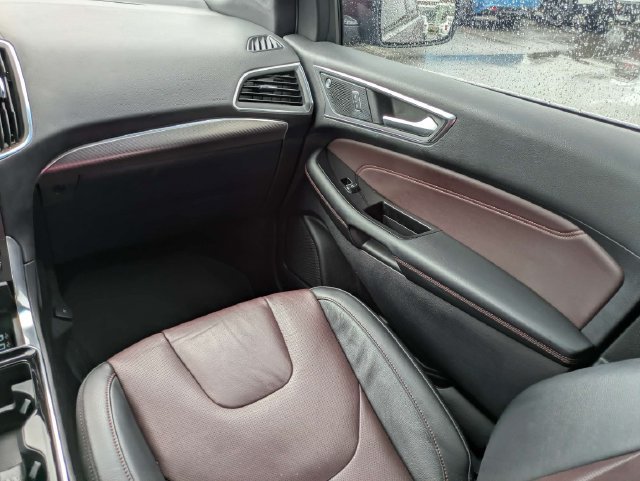 Certified 2020 Ford Edge Titanium w/ Equipment Group 301A FWD image 17