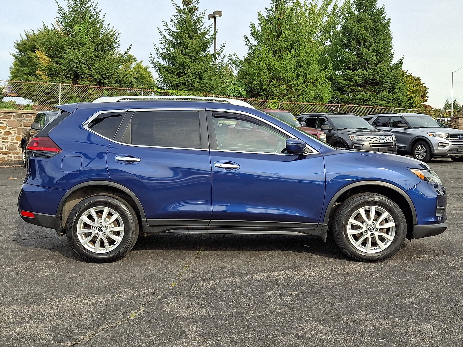 Used 2018 Nissan Rogue SV AWD/4WD image 7