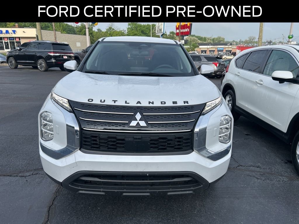 Used 2022 Mitsubishi Outlander ES AWD/4WD image 2