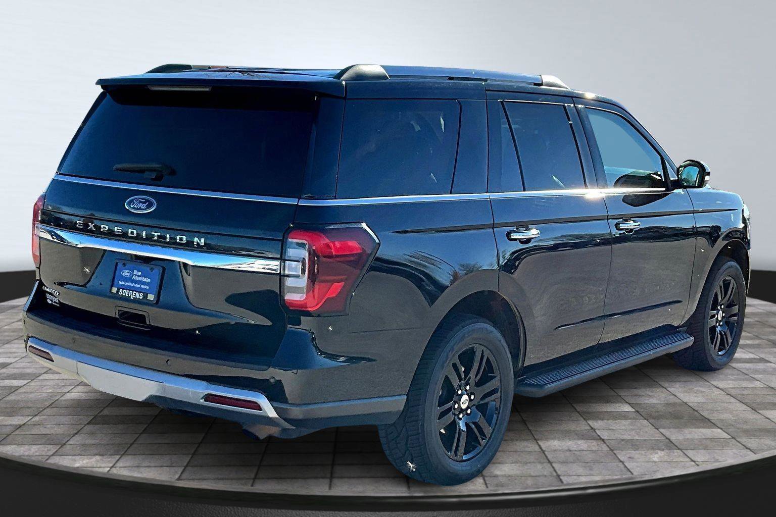 Certified 2024 Ford Expedition Limited image 5