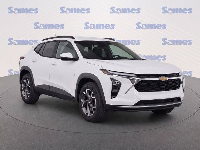 Used 2025 Chevrolet Trax LT w/ Driver Confidence Package FWD image 1