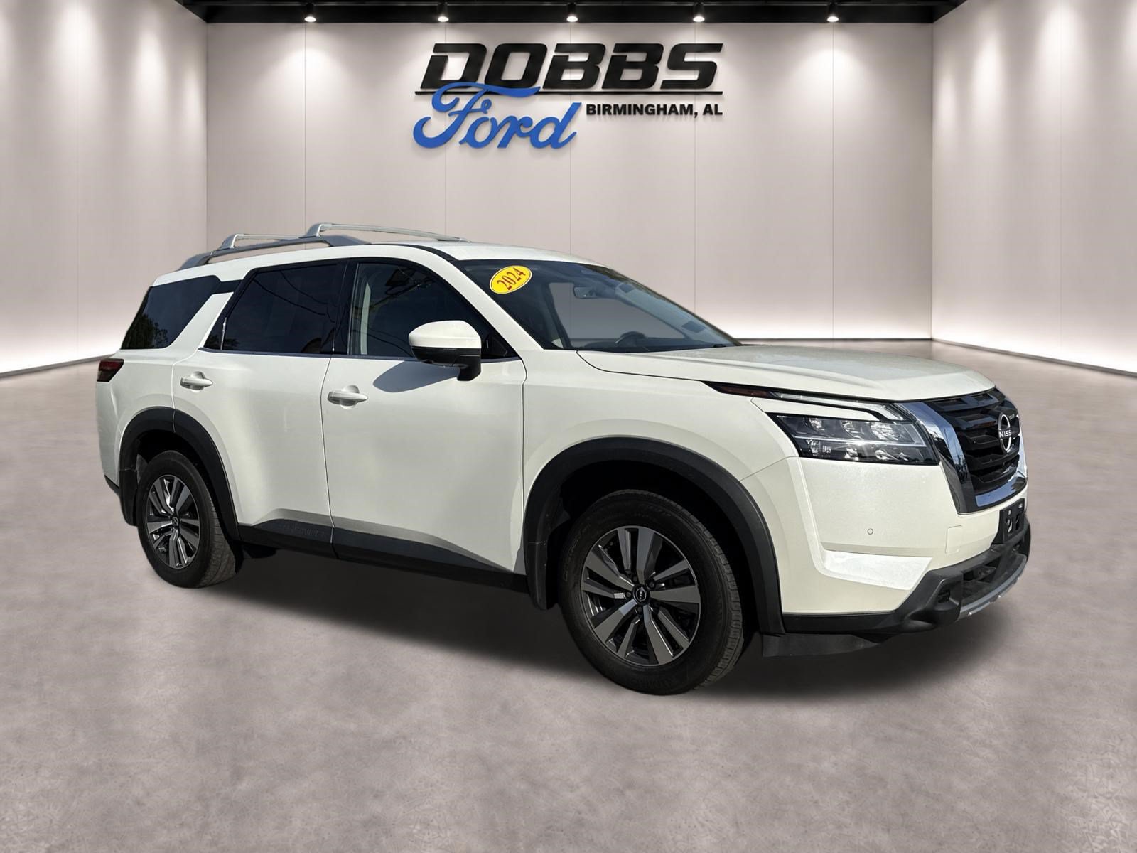 Used 2024 Nissan Pathfinder SL AWD/4WD image 1