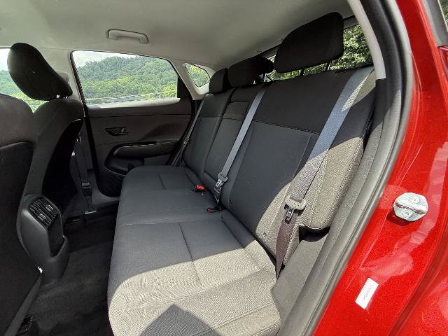 Used 2025 Hyundai Kona SEL AWD/4WD image 6