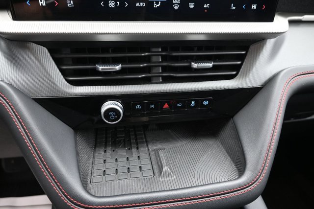 Certified 2025 Ford Explorer ST-Line w/ Premium Package AWD/4WD image 18