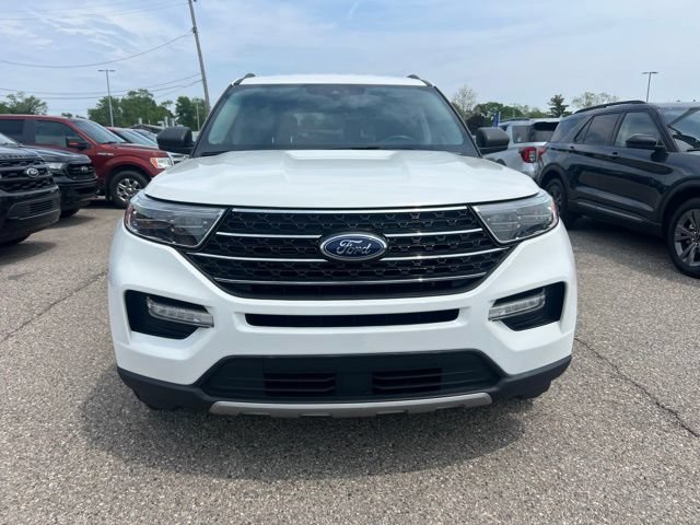 Certified 2023 Ford Explorer XLT w/ Equipment Group 202A AWD/4WD image 2