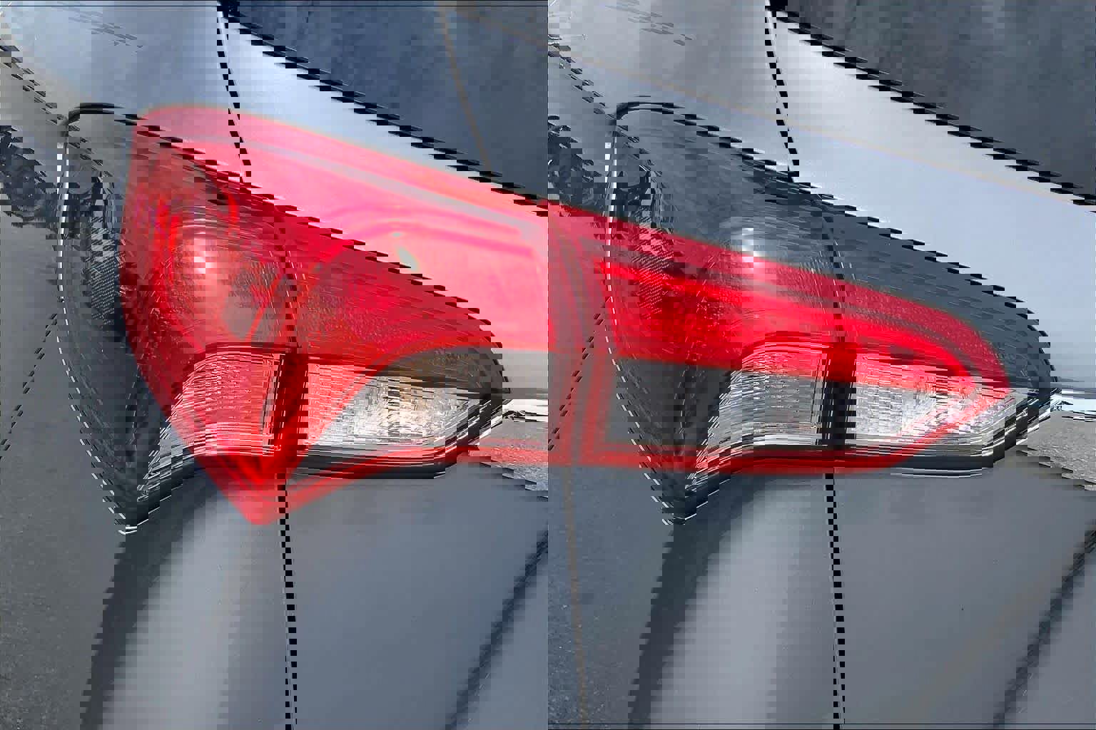 Used 2020 Buick Envision Premium w/ Driver Confidence Package image 29