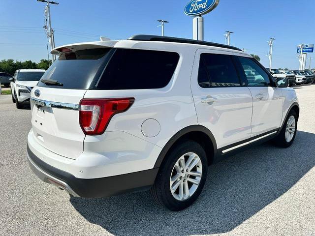 Certified 2017 Ford Explorer XLT FWD image 6