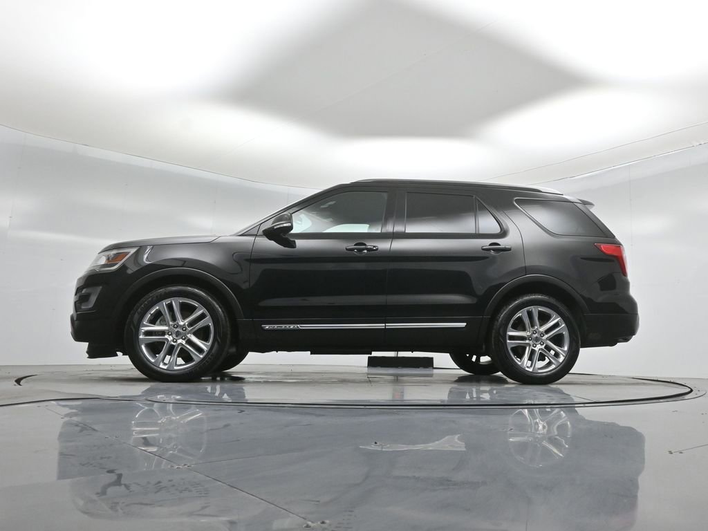 Certified 2017 Ford Explorer XLT w/ Equipment Group 202A image 8