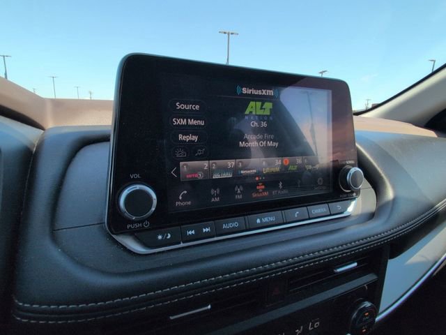Used 2023 Nissan Rogue SV FWD image 27