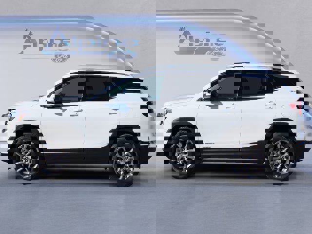 Used 2024 GMC Terrain SLT image 2