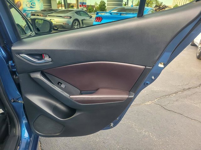 Used 2018 MAZDA MAZDA3 Touring FWD image 24