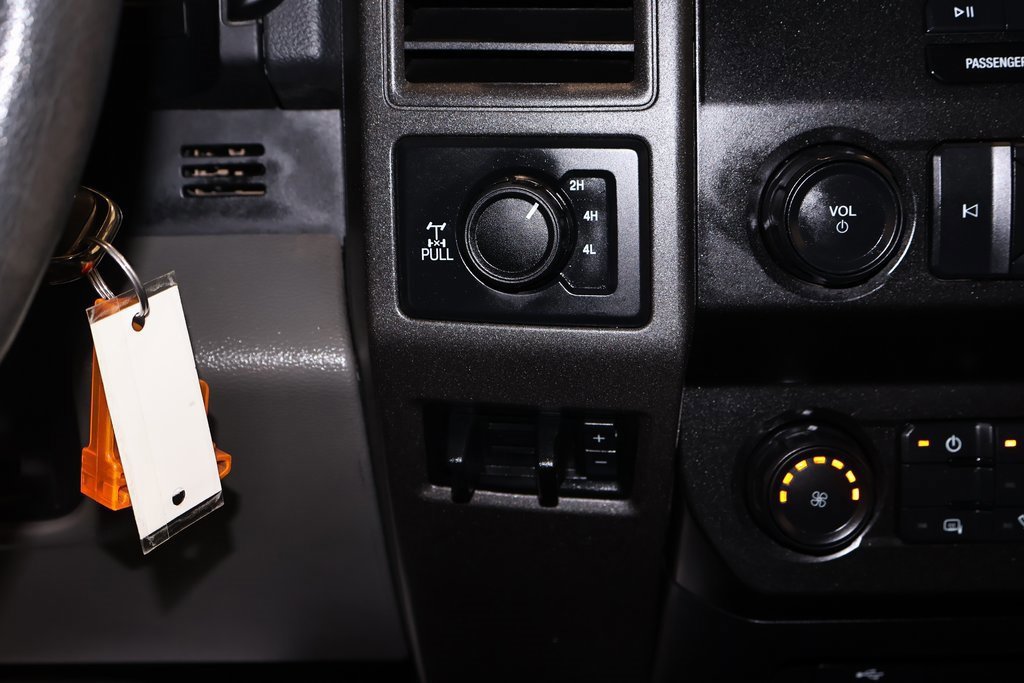 Certified 2022 Ford F350 XL w/ Power Equipment Group image 18