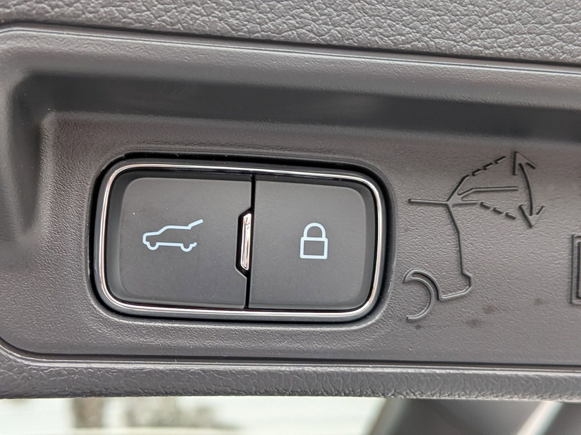 Certified 2025 Ford Explorer ST image 17