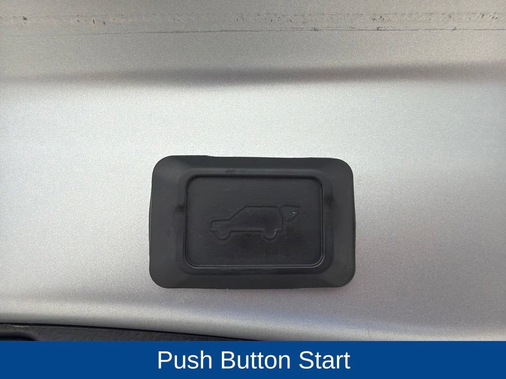 Used 2021 Toyota RAV4 XLE w/ Convenience Package FWD image 9