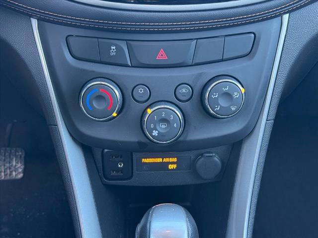 Used 2018 Chevrolet Trax LT w/ LT Convenience Package image 14