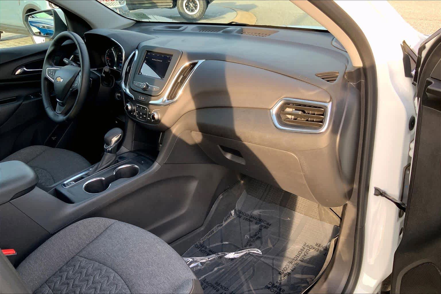 Used 2024 Chevrolet Equinox LT w/ LPO, Floor Liner Package FWD image 18
