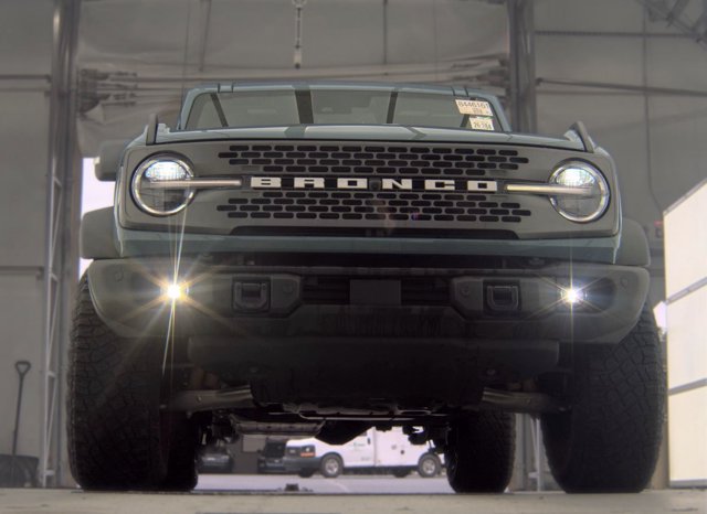Certified 2023 Ford Bronco Badlands w/ Sasquatch Package AWD/4WD image 3