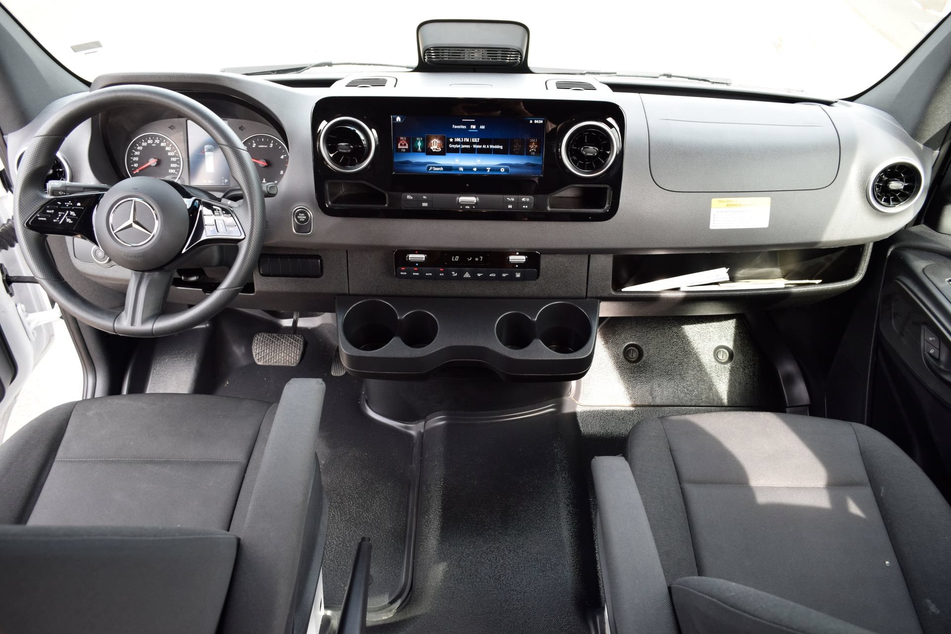 Used 2025 Mercedes-Benz Sprinter 2500 image 5