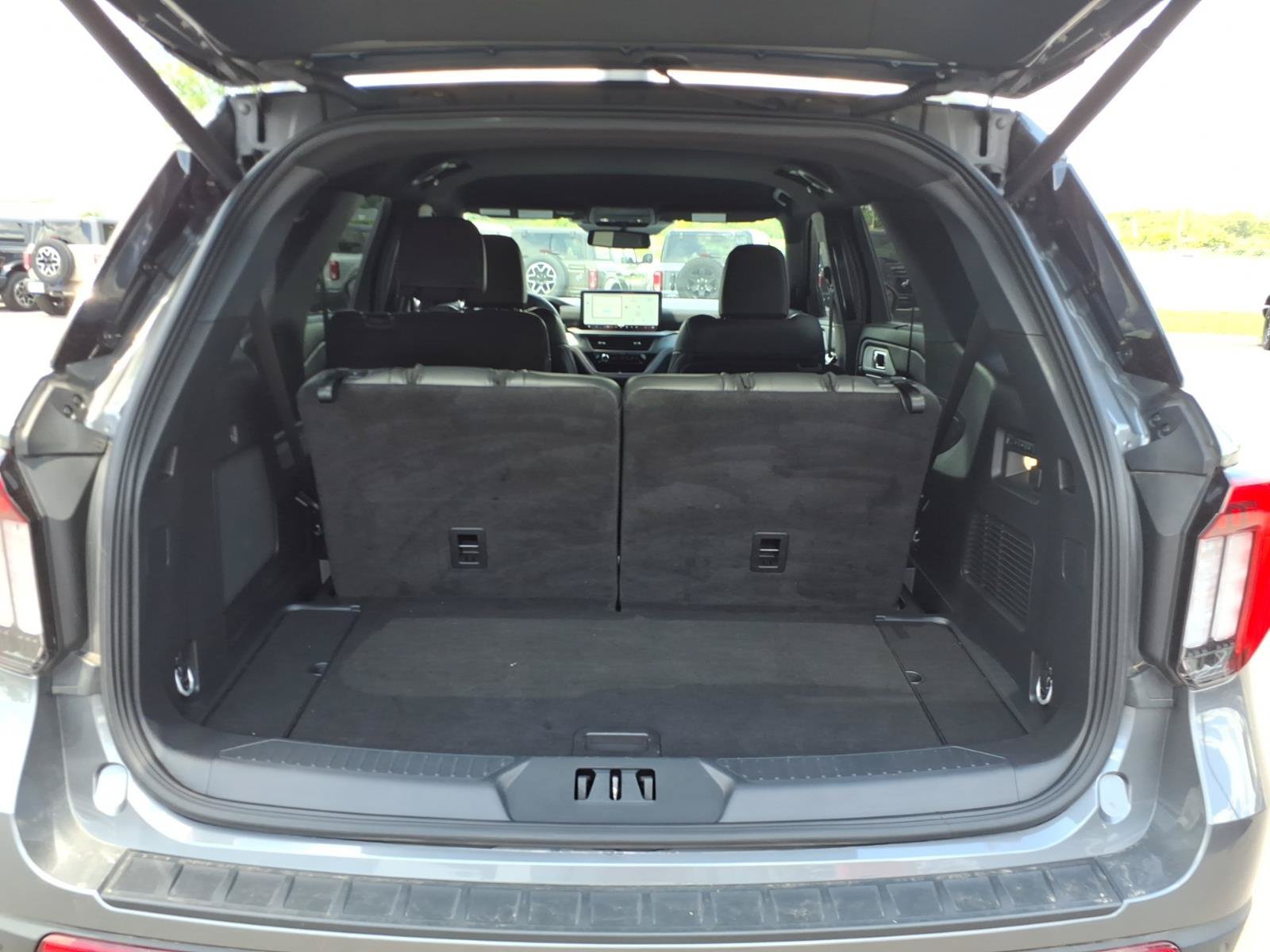 Certified 2025 Ford Explorer ST-Line w/ Premium Package RWD image 10