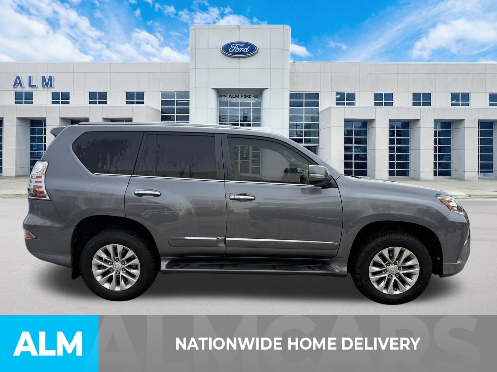 Used 2017 Lexus GX 460 Premium w/ Premium Package AWD/4WD image 4