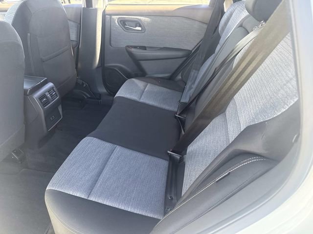 Used 2023 Nissan Rogue SV image 14