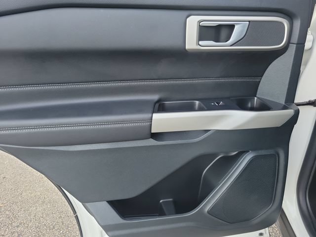 Certified 2023 Ford Explorer XLT w/ Equipment Group 202A RWD image 18
