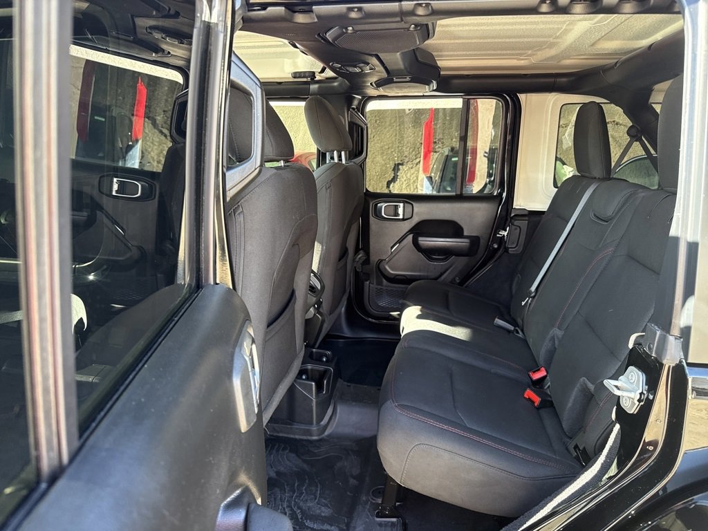 Used 2023 Jeep Wrangler Unlimited Rubicon w/ Cold Weather Group image 18