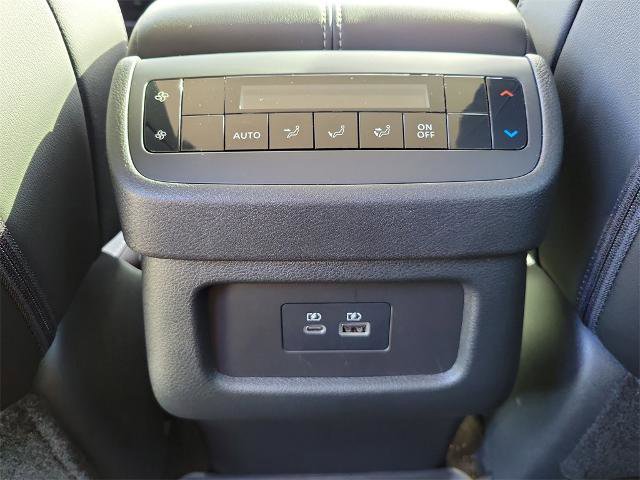 Used 2024 Nissan Pathfinder SL image 13