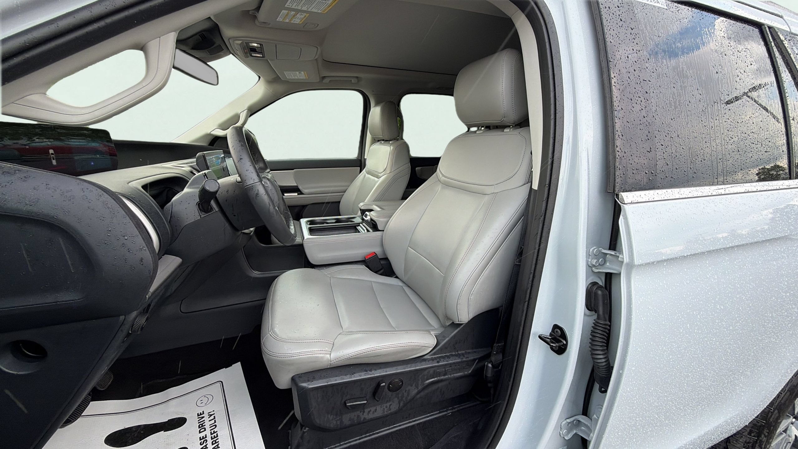 Certified 2025 Ford Expedition Active AWD/4WD image 11